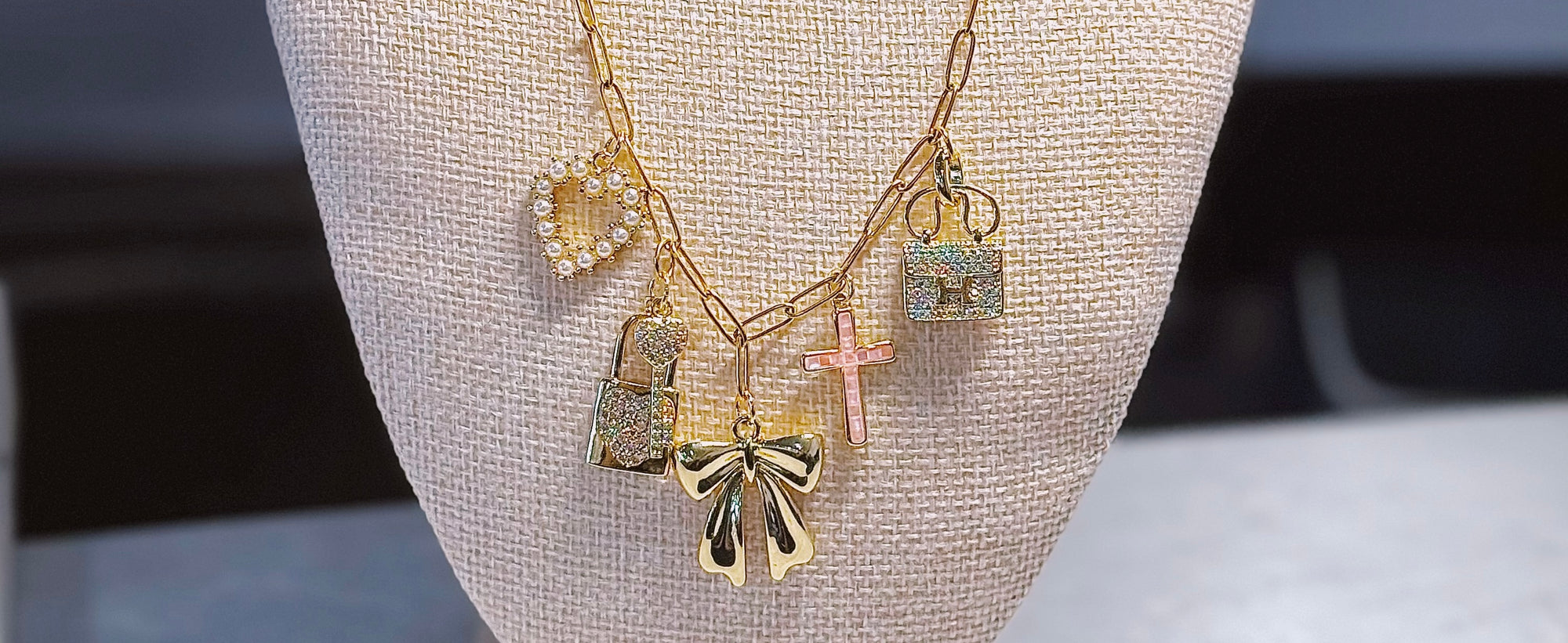 Charm bar
