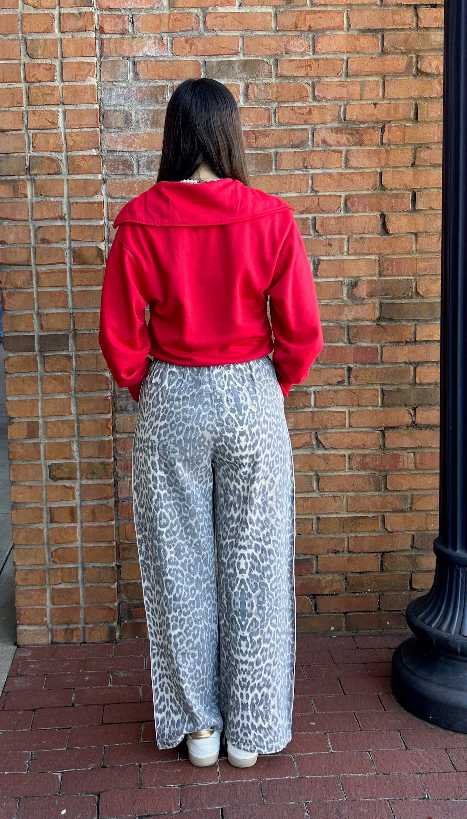 Wide Collar V-Neck Pullover - Red