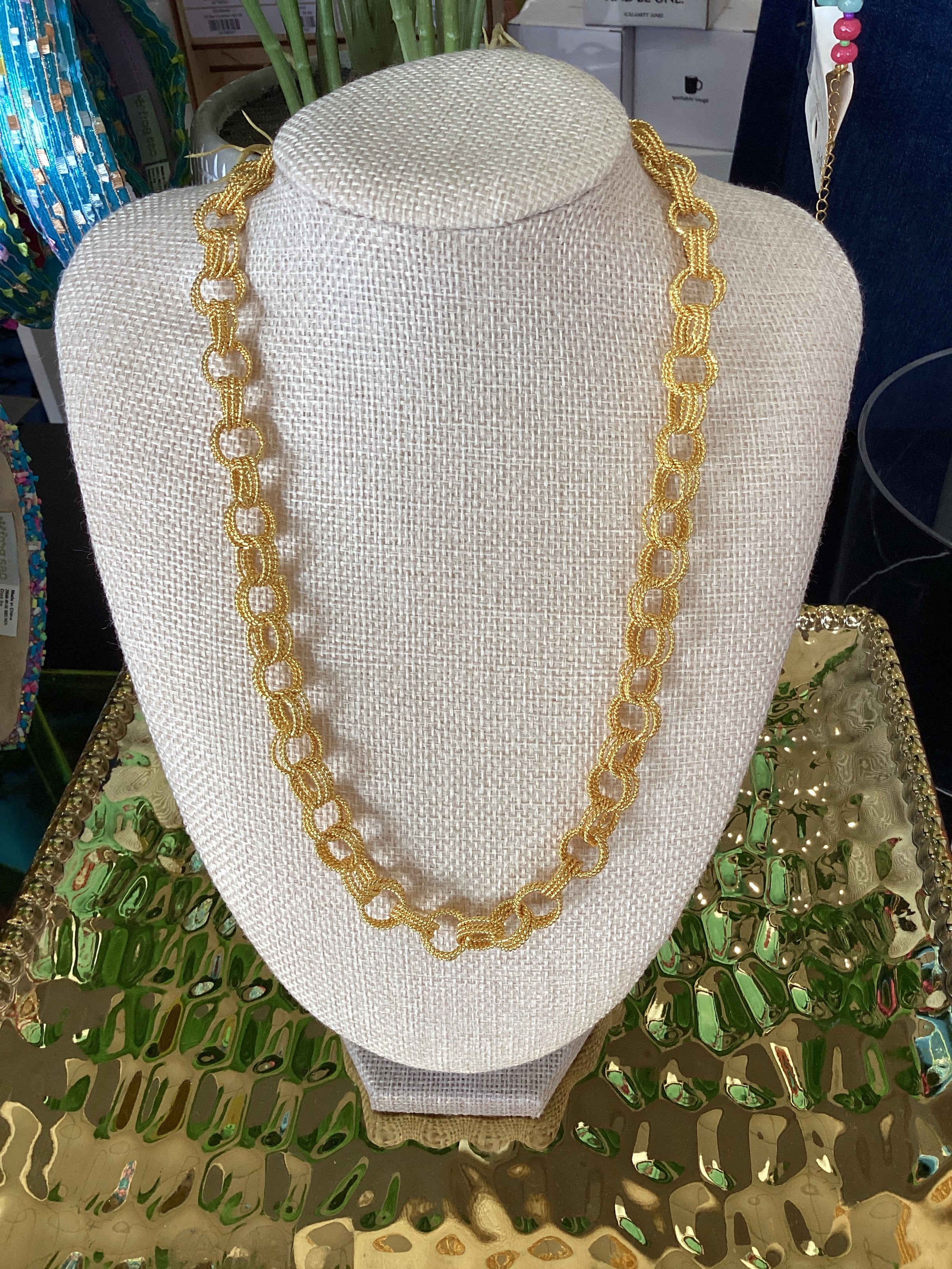 Gold chunky chain linked necklace