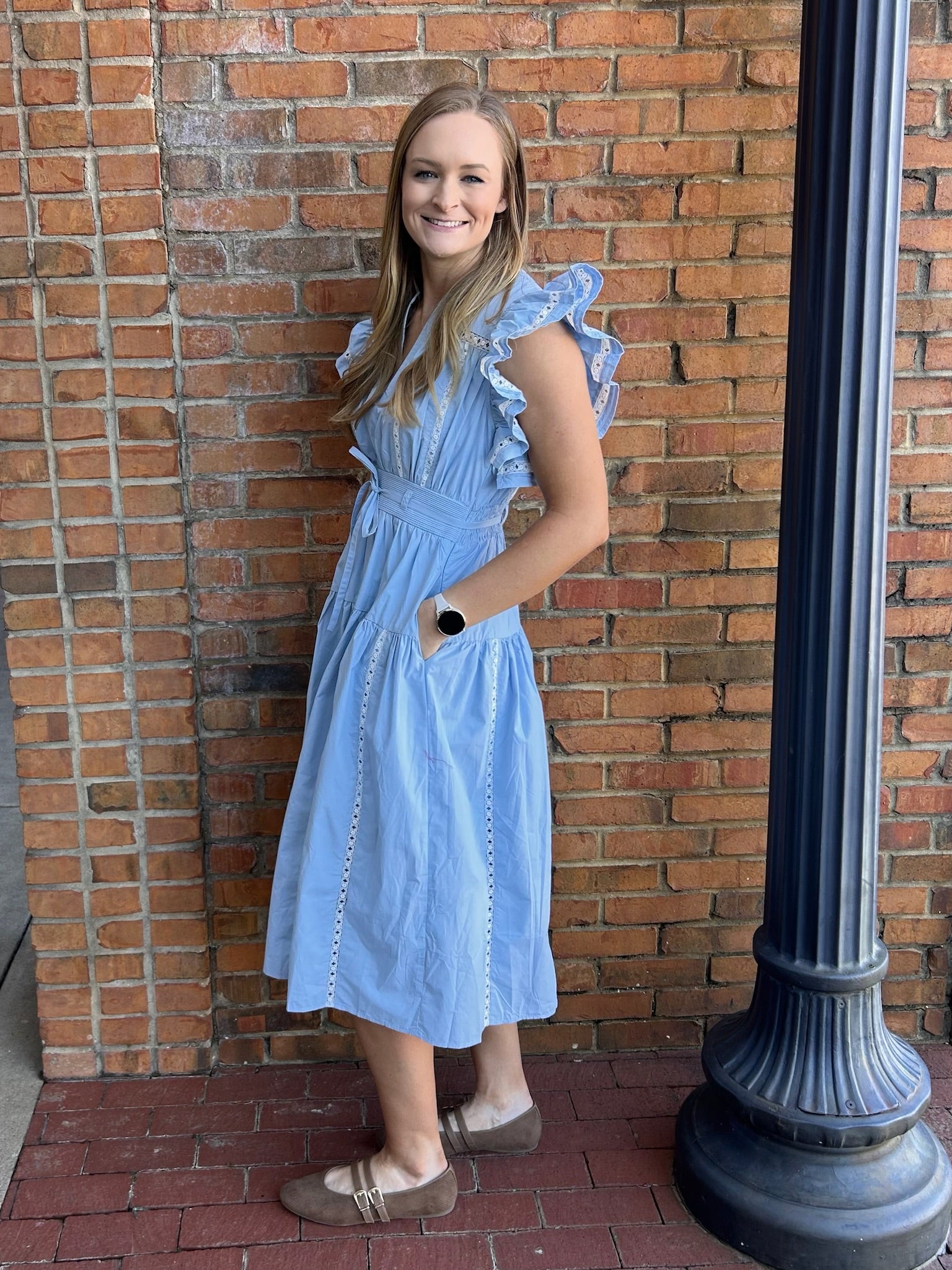 Chambray flutter sleeve poplin w lace