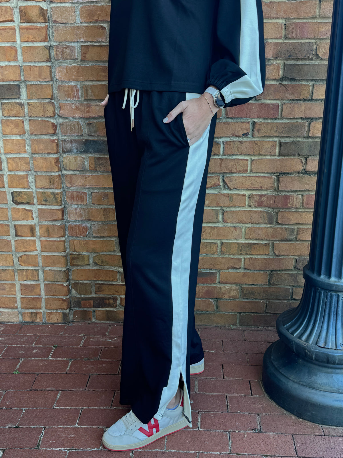 Entro Black And Cream At Leisure Pants